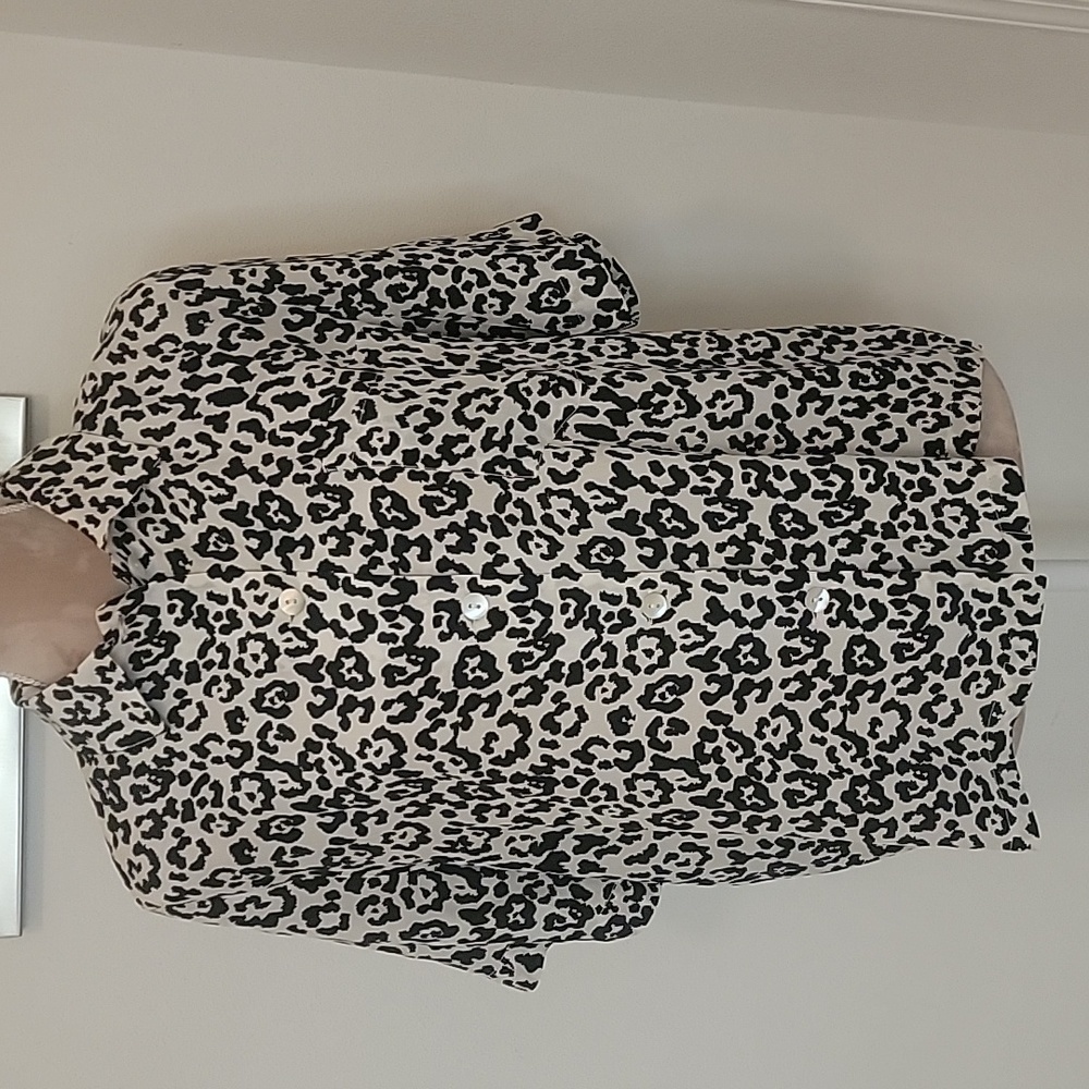 Anthropologie Lily & Lionel, Animal Print, Button Down, 100% Silk, Size M, NWT!